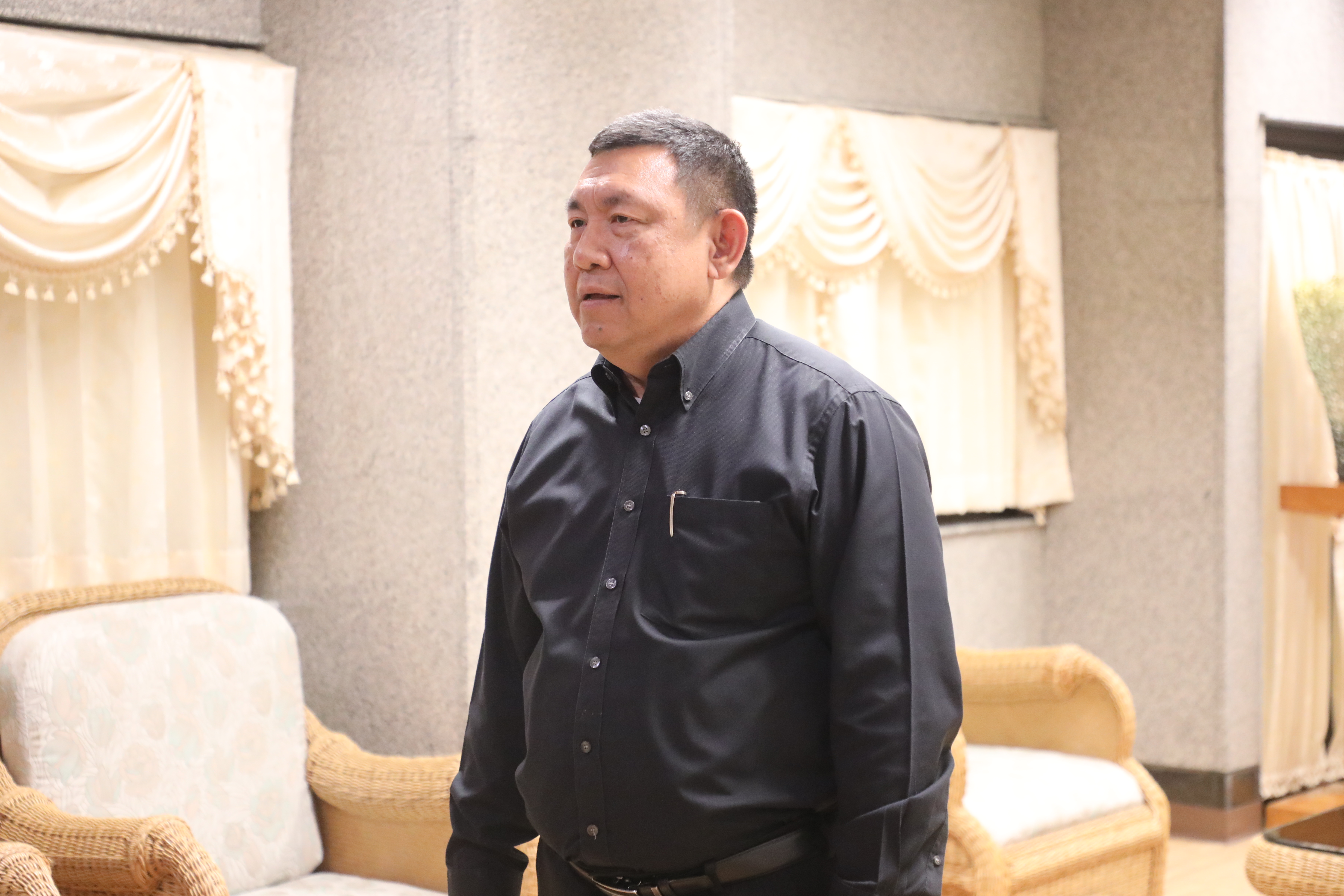 title - เลขาธิการ ส.ป.ก. นายเศรษฐเกียรติ กระจ่างวงษ์ ลงตรวจความเรียบร้อยของงาน 